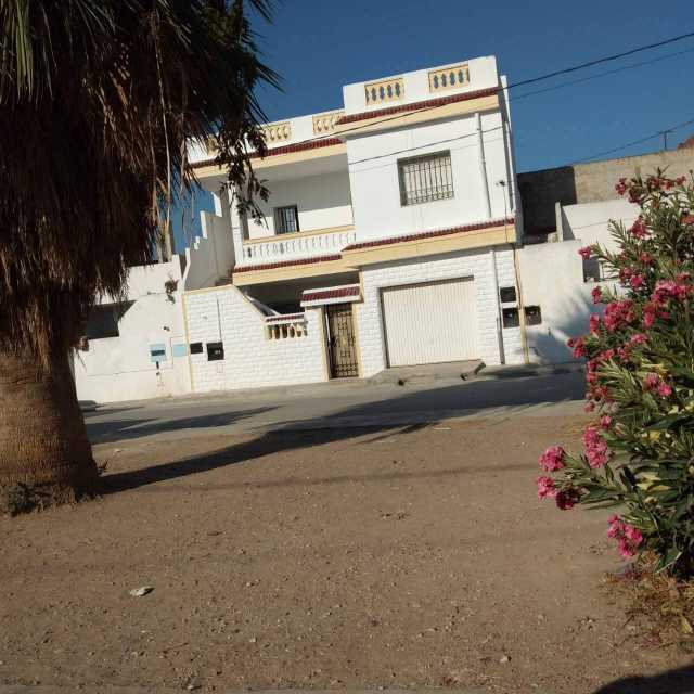 Photo 1 of 3
