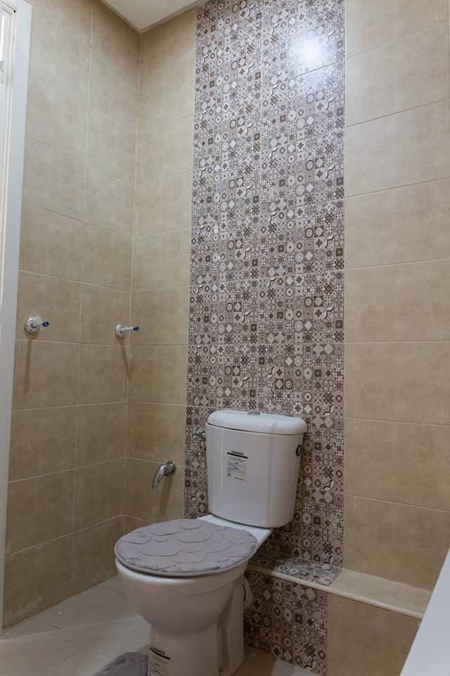 Photo 1 of 6