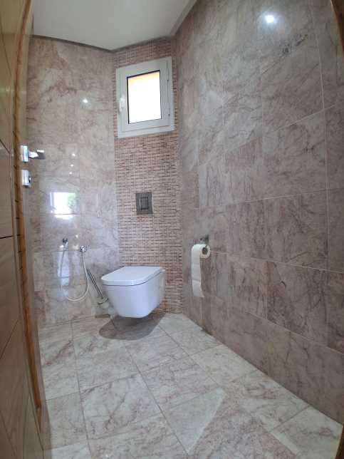 Photo 1 of 9