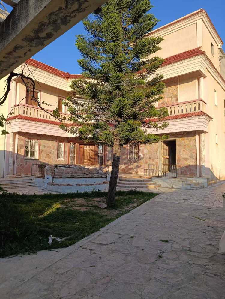 Photo 1 of 10