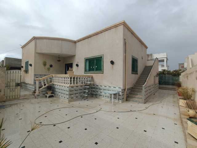Photo 1 of 9