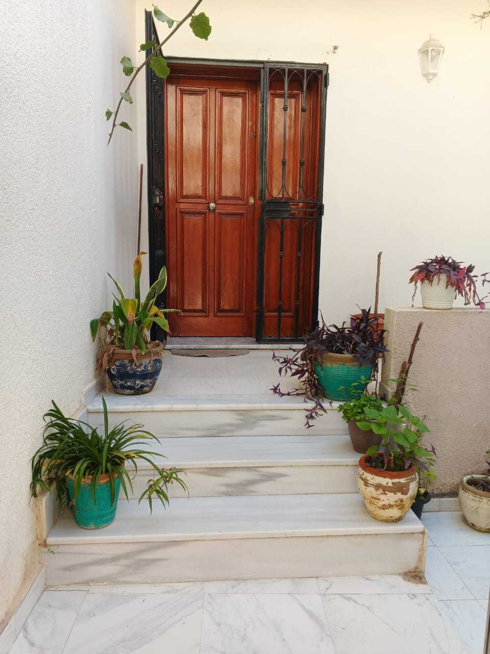 Photo 1 of 9