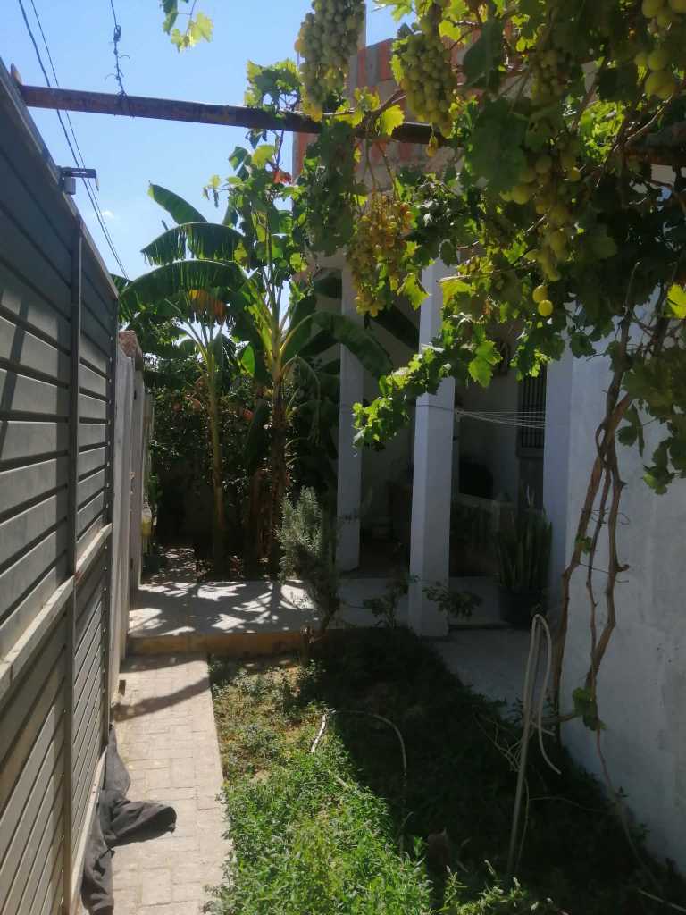 Photo 1 of 9